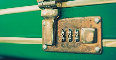 Чемодан без ручки. Почему депутатский мандат теряет свою магию