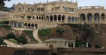 Версаль із піску: мільярдер продає за 108 мільйонів доларів маєток, який будував 15 років (фото)