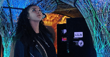 Бачила страшні речі: жінка живе в покинутій лікарні, щоб менше платити (відео)