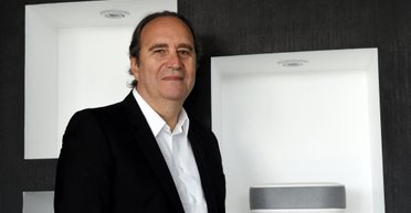 Французький мільярдер купує українську компанію: чому це важливо під час війни