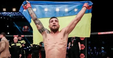 "Задушил" во втором раунде: украинец Ярослав Амосов одержал вторую победу в UFC (видео)