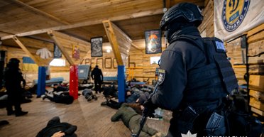 Під виглядом реабілітації: на Київщині викрили групу, що незаконно утримувала 58 громадян