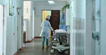 В Закарпатском ТЦК мужчина порезал вены: что заявили военкомы