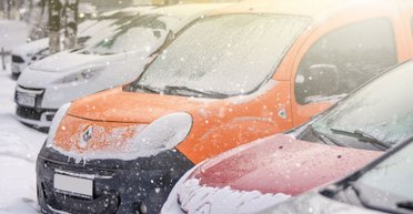 Снігопади та шквальний вітер: прогноз погоди на останні вихідні у 2025 році