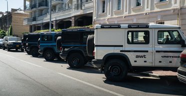 АВТ Бавария передала 5 внедорожников Ineos Grenadier в Координационный штаб по вопросам обращения с военнопленными