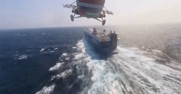 Действовали как мини-армия: йеменские хуситы показали кадры захвата корабля Galaxy Leader (видео)