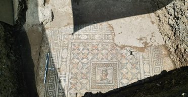 Изображает Музу эпической поэзии: турецкие археологи раскопали древнюю мозаику (фото)