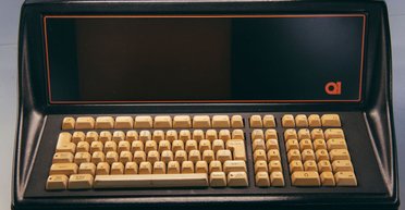 Осталось 5 во всем мире: в мусоре случайно нашли два первых настольных ПК Q1 (фото)