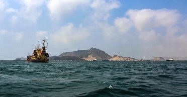 Более 50 погибших, десятки пропавших без вести: у побережья Йемена затонул корабль