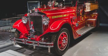 На аукціон виставили яскраву колекцію вінтажних пожежних авто на $1,5 мільйона (фото)