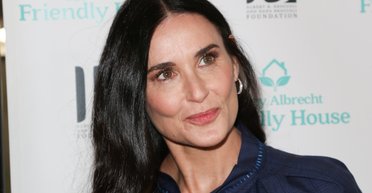 61-річна Демі Мур показала струнку фігуру в крихітному бікіні (фото)