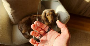 Первый в мире прозрачный смартфон: что известно о необычном гаджете (фото)