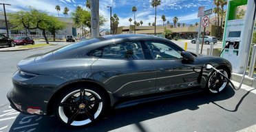 Как долго на самом деле могут служить батареи электромобилей: данные исследования