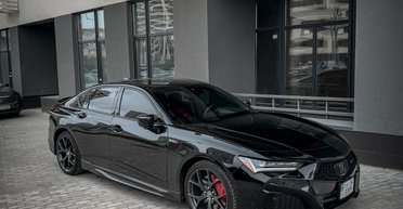 В Киеве заметили доступного конкурента Audi S4 и Mercedes-AMG C43 от Honda (фото)