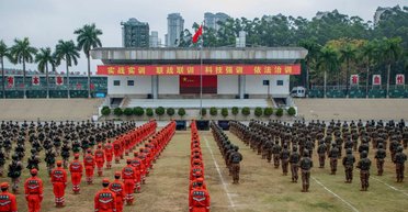 "Льют в ракеты воду, а не топливо": СМИ выяснили, как коррупция уничтожает армию Китая