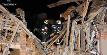 Среди пострадавших дети: ВС РФ ударили по центру Харькова авиабомбой, подробности