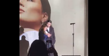 "Мужчины не танцуют": певица Приходько насмешила зал общением с фанаткой (видео)