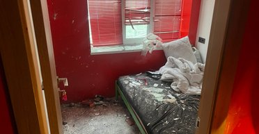 Вибух під час масованої атаки: чоловік підірвав гранату у хостелі, поки ЗС РФ обстрілювали Київ