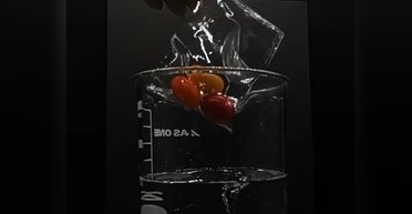 Розчиняється в океані без сліду: винахід учених з Японії може врятувати Землю (відео)