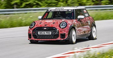 Маленькая ракета: самый быстрый MINI показали до презентации (фото)