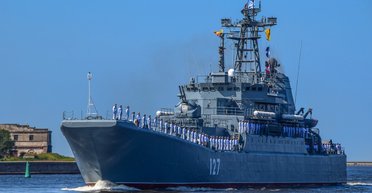 Оккупанты планируют начать ремонт БДК "Минск", — росСМИ