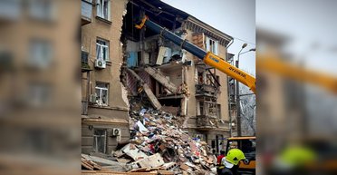 50 "Шахедів" по Одесі: під завалами знайшли загиблого, повністю зруйнований об'єкт ДТЕК (фото)