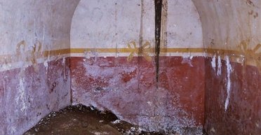 Неожиданное открытие в канализации: археологи нашли гробницу вельмож в Македонии (фото)