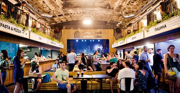 Модная городская еда. В чем секрет популярности первых в Украине фуд-холлов