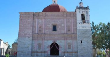 "Вхід у пекло": під старою церквою розкопали давні тунелі, що цікавого там побачили (фото)