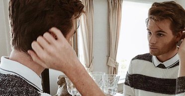 Размытые границы. Почему декоративная косметика для мужчин снова в моде