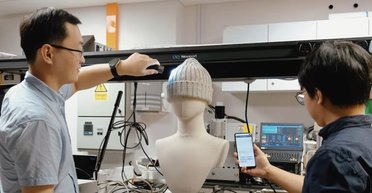 Розумний одяг: створено напівпровідникові волокна, перетворюють тканину на електроніку (відео)