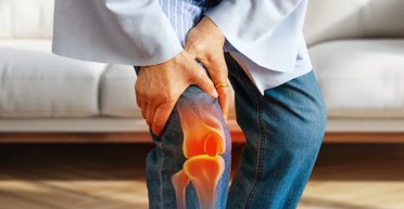 Нещадна еволюція: вчені пояснили, чому коліна постійно болять