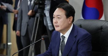 Воєнний стан у Південній Кореї: президенту оголосили імпічмент (фото)