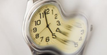 Вважалося майже неможливим: фізики підтвердили існування "дзеркал часу", що це