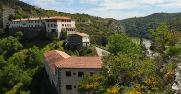Чоловік купив Богом забуте село, щоб відкрити там курорт: однак є нюанси (фото)