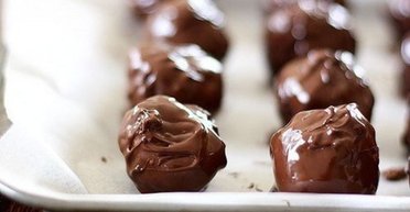 Занадто дорого: батьки 15 років обманювали доньку, щоб вона не їла їхні солодощі