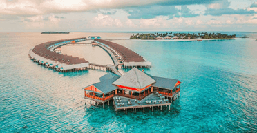 "Страшная бедность": украинец показал, как на самом деле живут люди на Мальдивах (фото)