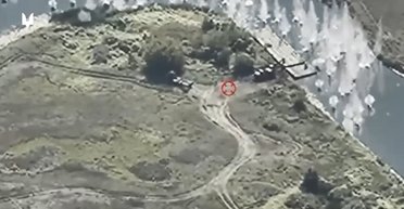 Попали дронами и HIMARS: ССО показали моменты подрыва понтонов на Курщине (видео)