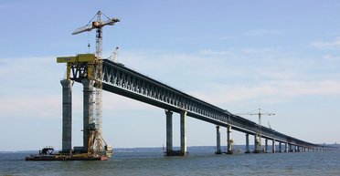 Сели на мель. Почему нет денег на строительство Керченского моста