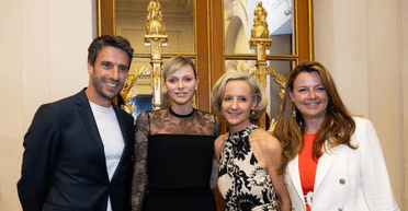 Княгиня Монако Шарлін продемонструвала елегантний комбінезон з мереживом (фото)