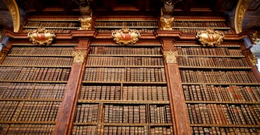 Книга на полке. Что может рассказать о человеке его домашняя библиотека?