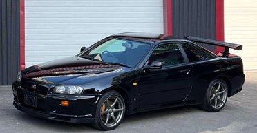 Звезда "Форсажа": в Украине выставили на продажу легендарный спорткар Nissan 2000-х (фото)