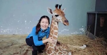 Выпускница Кембриджа отказалась от карьеры в сфере биотехнологий ради работы в зоопарке