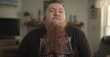 Американка отрастила самые длинные усы в мире среди женщин и рассказала, как ей это удалось