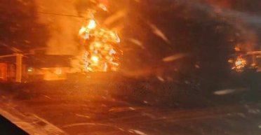 Поврежденная железная дорога, которую РФ использует для военной логистики: дроны атаковали Волгоград (видео)