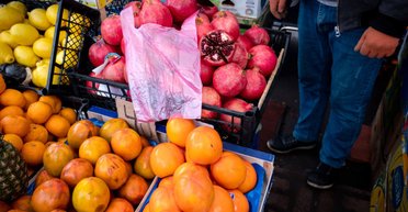 Бананы, апельсины, сыр: как взлетит цена продуктов из-за блокады польской границы