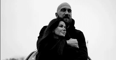 Бывший муж телеведущей Алины Шаманской уехал из Украины в США