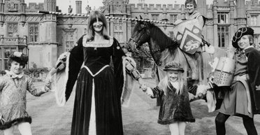 "Леди рок-н-ролла": умерла аристократка, дружившая с Джаггером и Queen