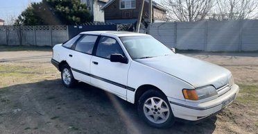 Украинец превратил старый Ford в оригинальный электромобиль (фото)