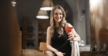 Девушка хотела познакомиться с красивым "парнем", но быстро осознала ошибку (видео)